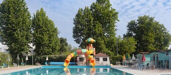 3-bedroom, 2 bathroom cosy mobile home close to the sea and Cesenatico center