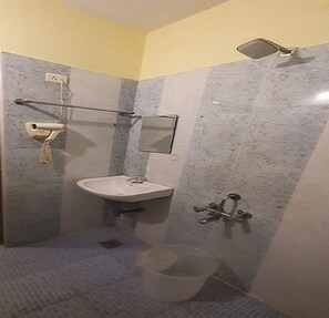Deluxe Room | Bathroom