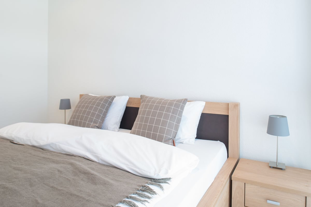 City Apartment | Desk, iron/ironing board, WiFi (free), individually decorated