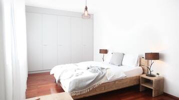 Comfort Apartment | Individually decorated, individually furnished, desk, iron/ironing board