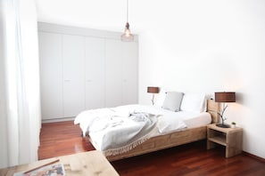 Apartamento Confort | Decoración individual, mobiliario individual, escritorio