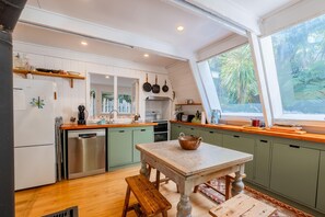 Micro-ondes, plaque de cuisson, lave-vaisselle
