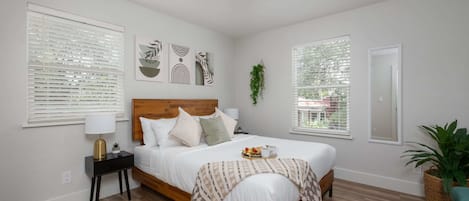 2 Schlafzimmer, Schreibtisch, Bügeleisen/Bügelbrett, WLAN