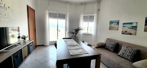 TV - Gulf Tide Home 3 minutes from the sea with sea view veranda (Alcamo)