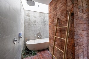 Deluxe Villa | Deep-soaking bathtub - Casanina Ubud Villas (Ubud)