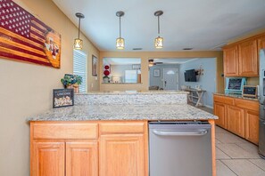 المنشأة من الداخل