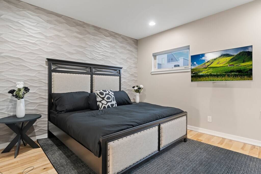Fishtown Suite w/ King Bed, Arcade, Movie Theater