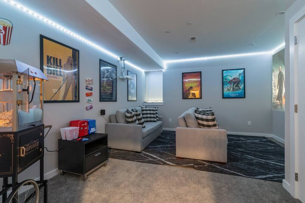 Couples Retreat w/ Movie Theater & Roof Deck