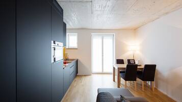 City Apartment | In-room dining