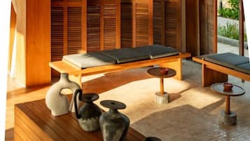 Trattamenti per il corpo, aromaterapia, massaggi con le pietre calde