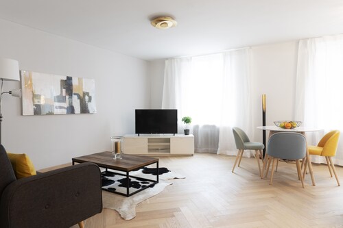 Nest- Badenerstrasse