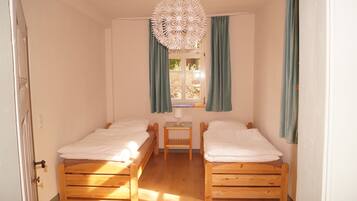 2 bedrooms, WiFi, bed sheets
