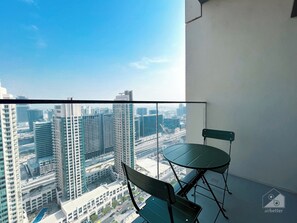 Apartment (1 Bedroom) | Balcony - Luxury Burj Royale Modern Apt city view Balcony (Dubai)