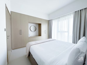 Apartment (1 Bedroom) | 1 bedroom, iron/ironing board, bed sheets - Luxury Burj Royale Modern Apt city view Balcony (Dubai)