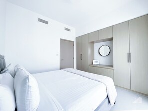 Apartment (1 Bedroom) - Luxury Burj Royale Modern Apt city view Balcony (Dubai)