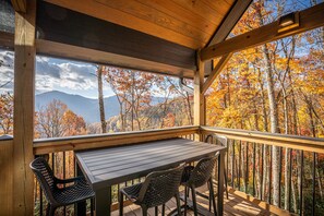 Outdoor dining - The Overlook/Gorgeous Views/Hot Tub/Game Room/Bar (Maggie Valley)