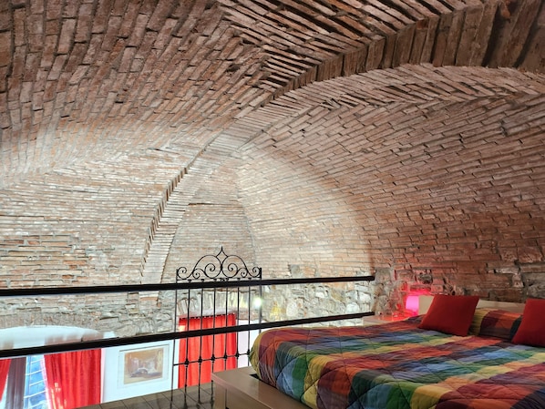 Luxury Apartment | 1 bedroom, memory-foam beds, individually decorated - Comfort Accommodation 112 (Bergamo)