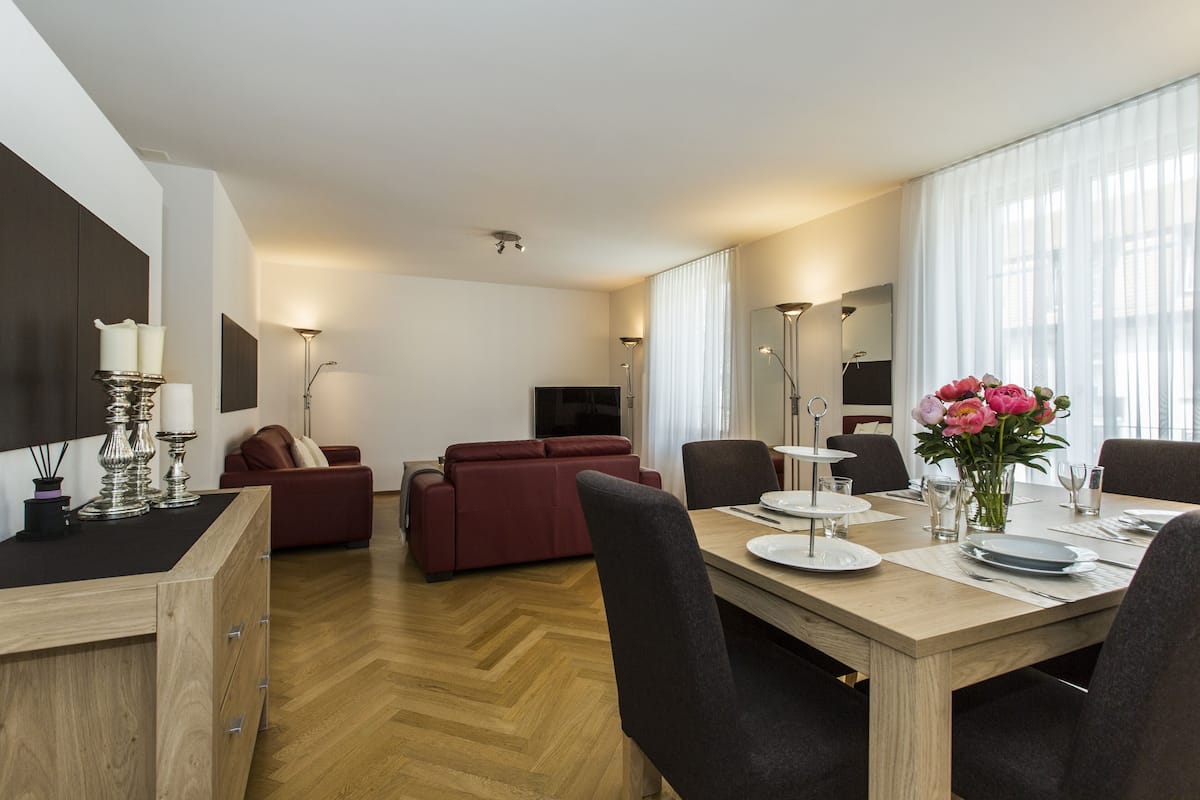 City Apartment | Living area | 60-cm TV with digital channels, heated floors