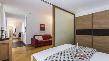 City Apartment | Living area | 60-cm TV with digital channels, heated floors