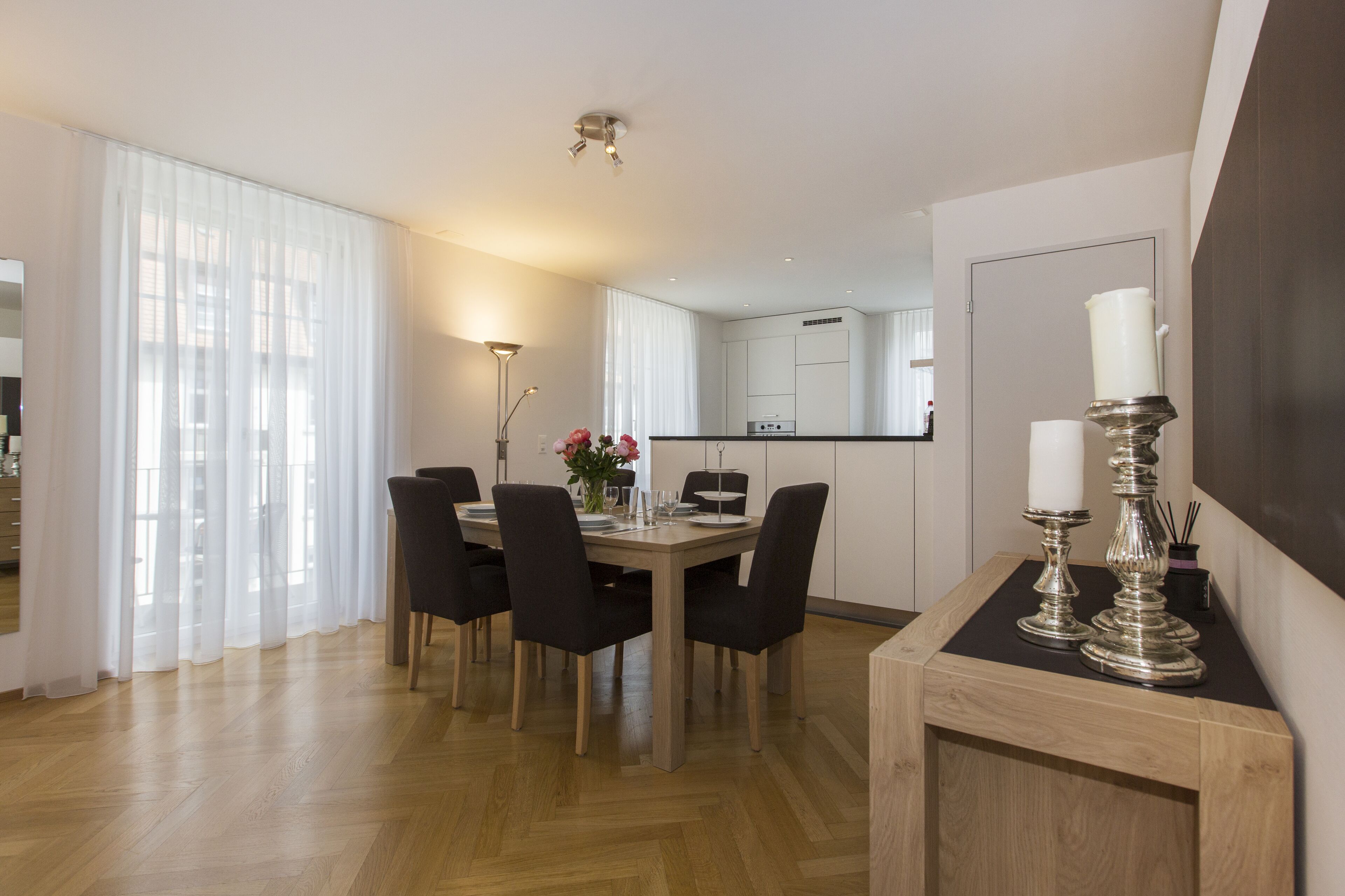 City Apartment | In-room dining