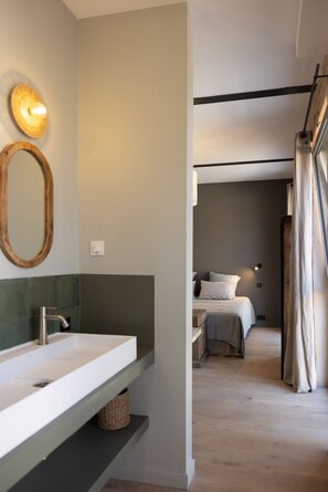 10 bedrooms, iron/ironing board, WiFi, bed sheets - Splendide mas au Milieu des Vignes, au Pied des Montagnes (Banyuls-dels-Aspres)