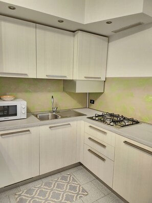 1 bedroom, soundproofing, iron/ironing board, free WiFi - COMFORT ACCOMMODATION 8 (Bergamo)