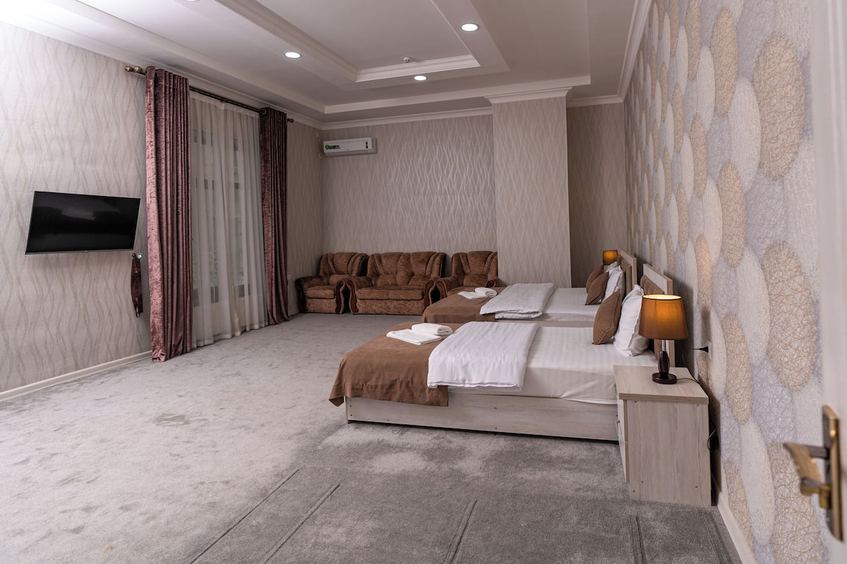 Apartamento de lujo | 1 dormitorio, cortinas opacas, sistema de insonorización y wifi gratis