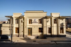 Front of property - Osiyo Plaza Hotel (Samarkand)