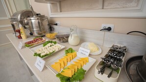Breakfast buffet - Osiyo Plaza Hotel (Samarkand)
