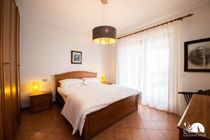 Comfort-Apartment | 2 Schlafzimmer, Bügeleisen/Bügelbrett, kostenloses WLAN, Bettwäsche