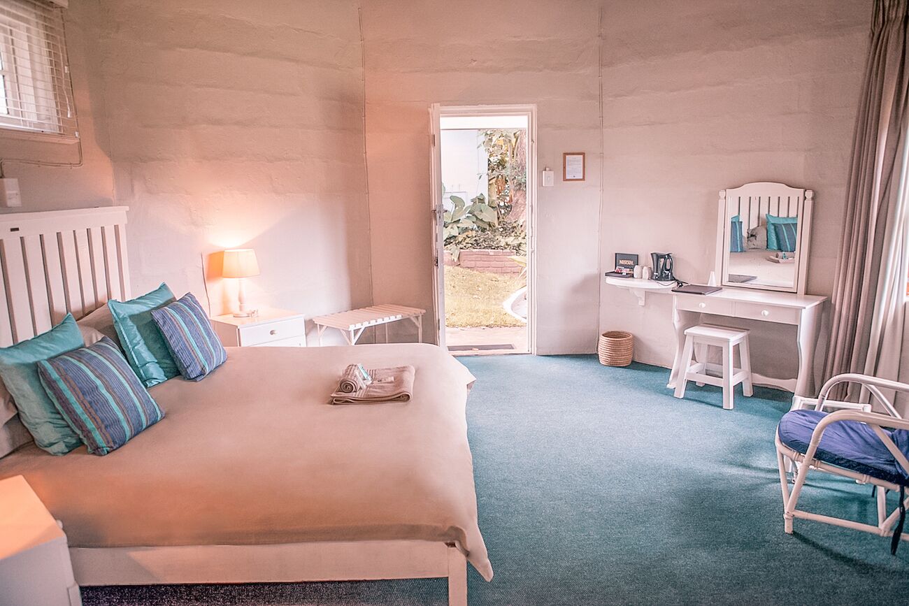 In-room safe, bed sheets