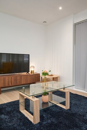 Apartment, Multiple Beds | Living area