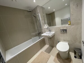 Apartment, 2 Queen Beds | Bathroom | Shower, towels - Remarkable 2-bed Apartment in London (London)