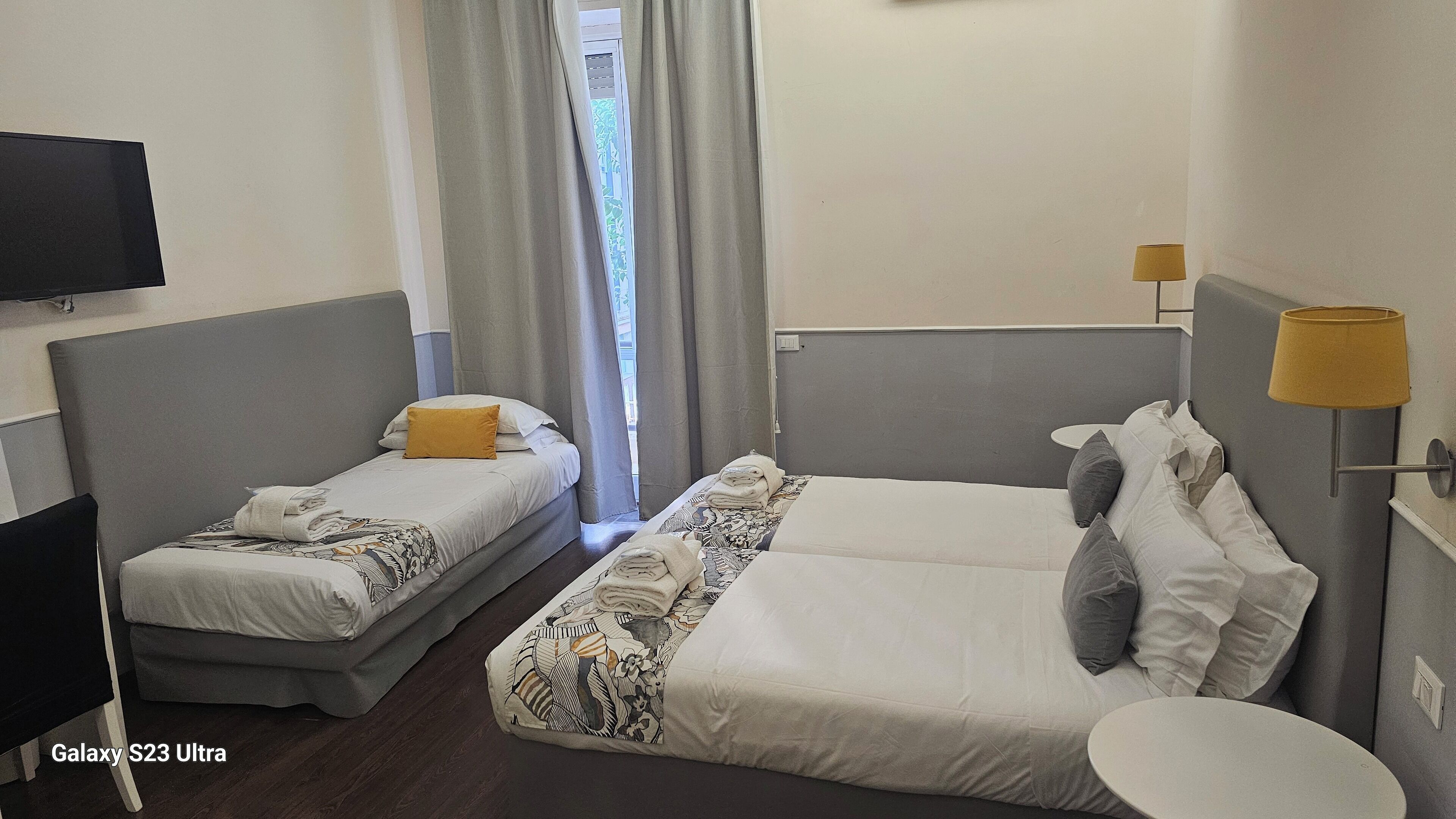 Triple Room | Hypo-allergenic bedding, desk, soundproofing