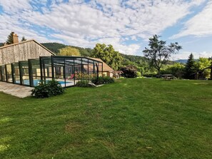 室内游泳池，恒温泳池