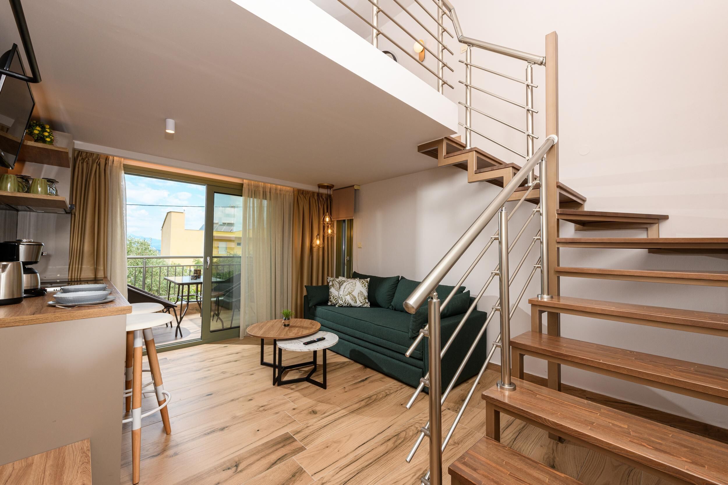 Suite | Desk, iron/ironing board, free WiFi