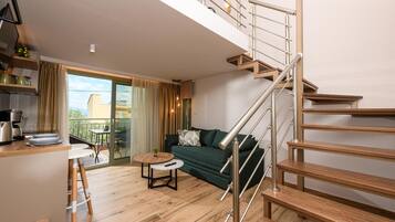 Suite | Desk, iron/ironing board, free WiFi