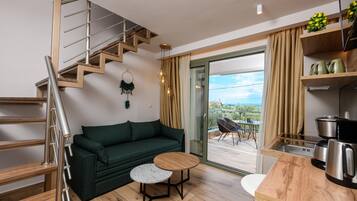 Superior Suite | Desk, iron/ironing board, free WiFi