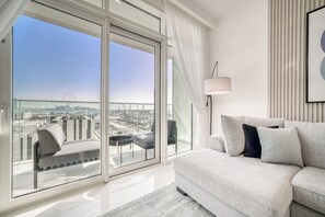 TV - Sea and Skyline Views | Private Beach Access | 2BR (Dubai)