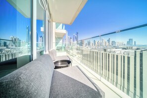 Property grounds - Sea and Skyline Views | Private Beach Access | 2BR (Dubai)