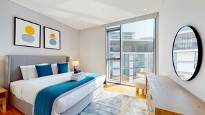 3 bedrooms, iron/ironing board, internet, bed sheets