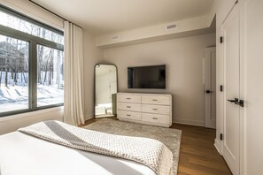 3 Schlafzimmer, Schreibtisch, Bügeleisen/Bügelbrett, Reisekinderbett