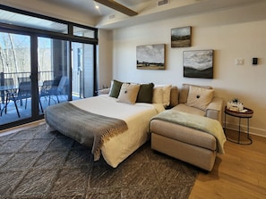 2 soveværelser, skrivebord, strygejern/strygebræt, weekendseng