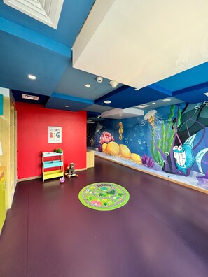 Children’s area - Elegant Studio | Business Bay | Pool, Gym and Views (Dubai)