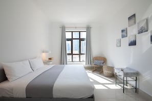 2 bedrooms, in-room safe, iron/ironing board, internet