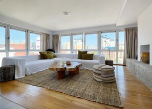 スマートテレビ、ステレオ