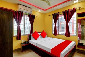 ห้องคลาสสิกดับเบิล, วิวเมือง | โ ต๊ะทำงาน, ห้องเก็บเสียง, Wi-Fi ฟรี, ผ้าปูที่นอน