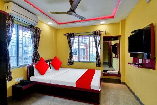 Classic Double Room, City View | Desk, soundproofing, free WiFi, bed sheets - Goroomgo Hotel Shree Kolkata (Barasat)