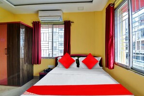 ห้องคลาสสิกดับเบิล, วิวเมือง | โต๊ะทำงาน, ห้องเก็บเสียง, Wi-Fi ฟรี, ผ้าปูที่นอน