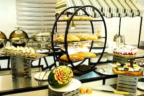 Free daily continental breakfast